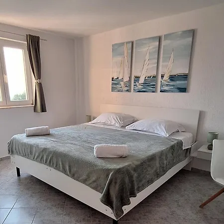 Family And Pet Friendly Zrinski Croatia 슈므리카