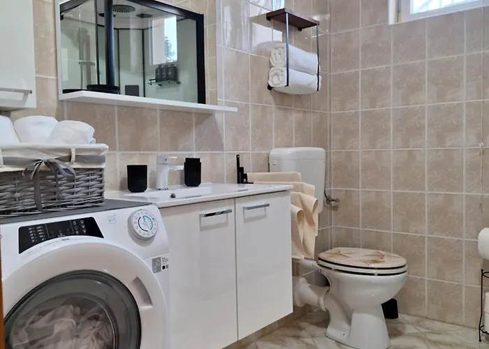 Family And Pet Friendly Zrinski Croatia Šmrika