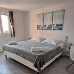 Family And Pet Friendly Zrinski Croatia Šmrika