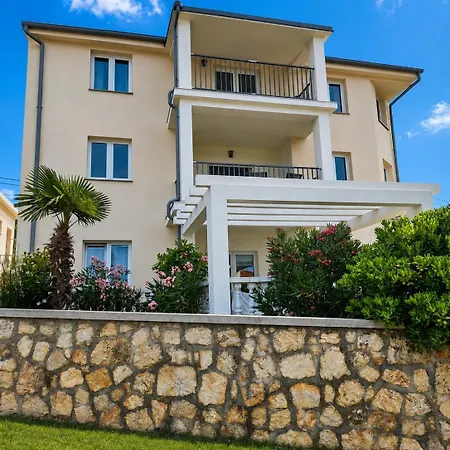 Family And Pet Friendly Zrinski Croatia Apartmán